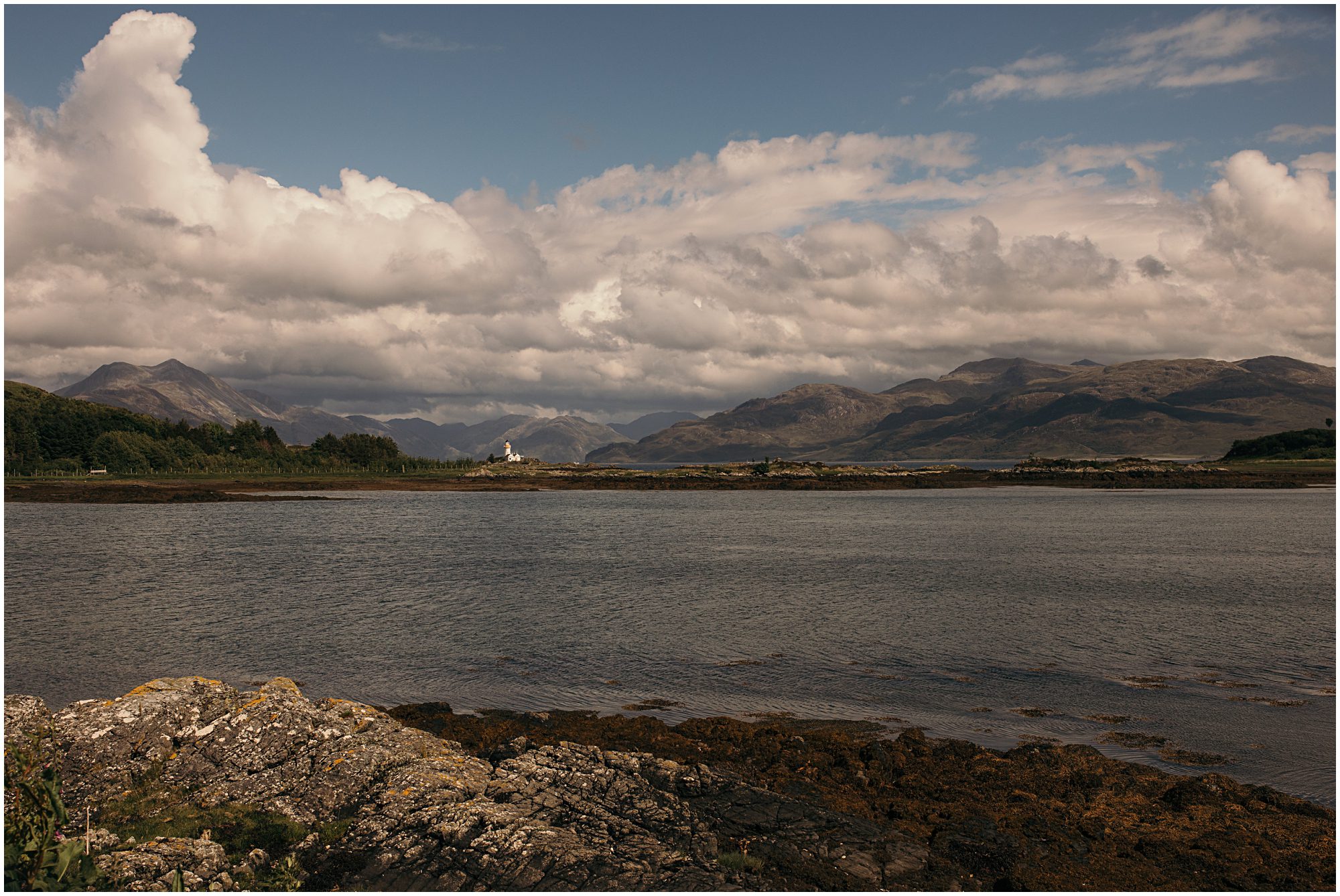 Eilean Donan Castle wedding photographer, eilean Iarmain hotel wedding photography